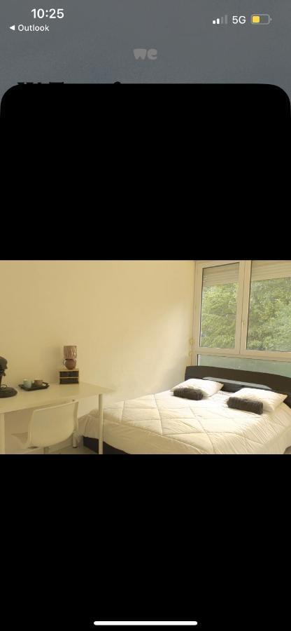 Bed and Breakfast Se: 13A Rue Des Touleuses Pourpre Cergy Exterior foto