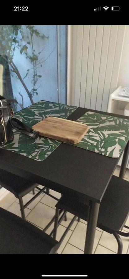 Bed and Breakfast Se: 13A Rue Des Touleuses Pourpre Cergy Exterior foto